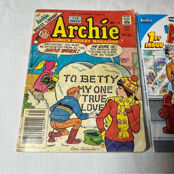 Archie Comics Digest Magazine Pair - Picture 3 of 8